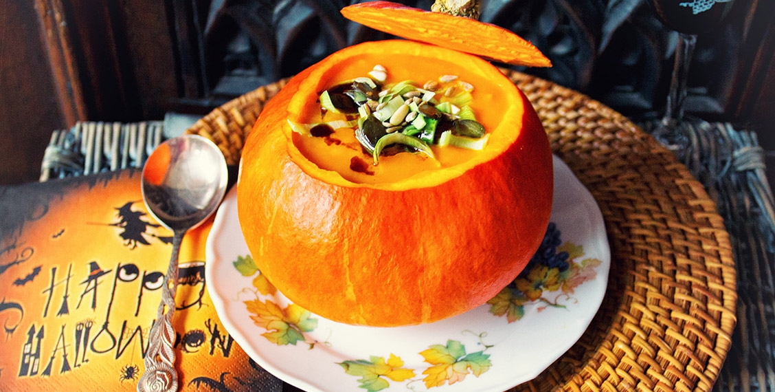 light pumpkin-leek soup